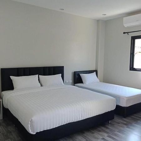 Hotel Oyo 259 Baan Napatr Bang Tao Beach  Zewnętrze zdjęcie