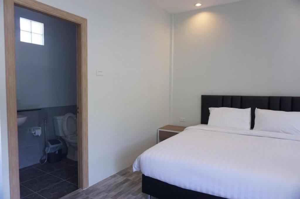 Hotel Oyo 259 Baan Napatr Bang Tao Beach  Zewnętrze zdjęcie