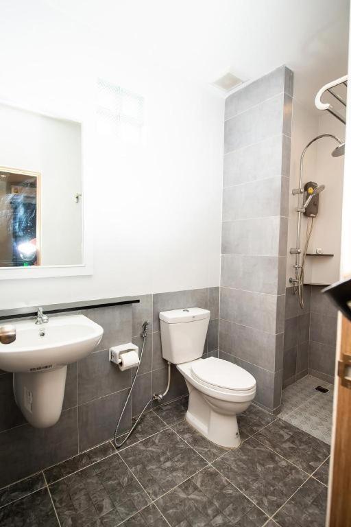 Hotel Oyo 259 Baan Napatr Bang Tao Beach  Zewnętrze zdjęcie