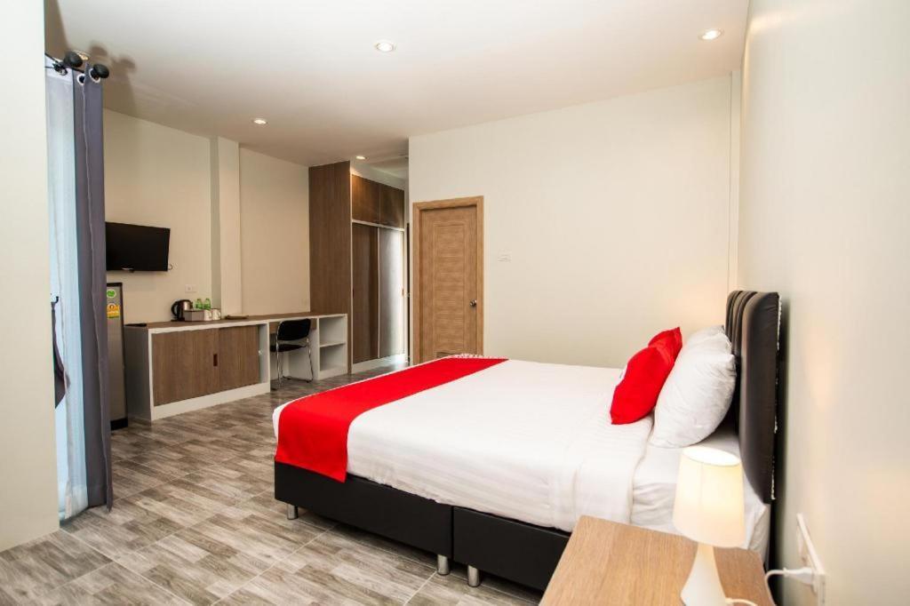 Hotel Oyo 259 Baan Napatr Bang Tao Beach  Zewnętrze zdjęcie